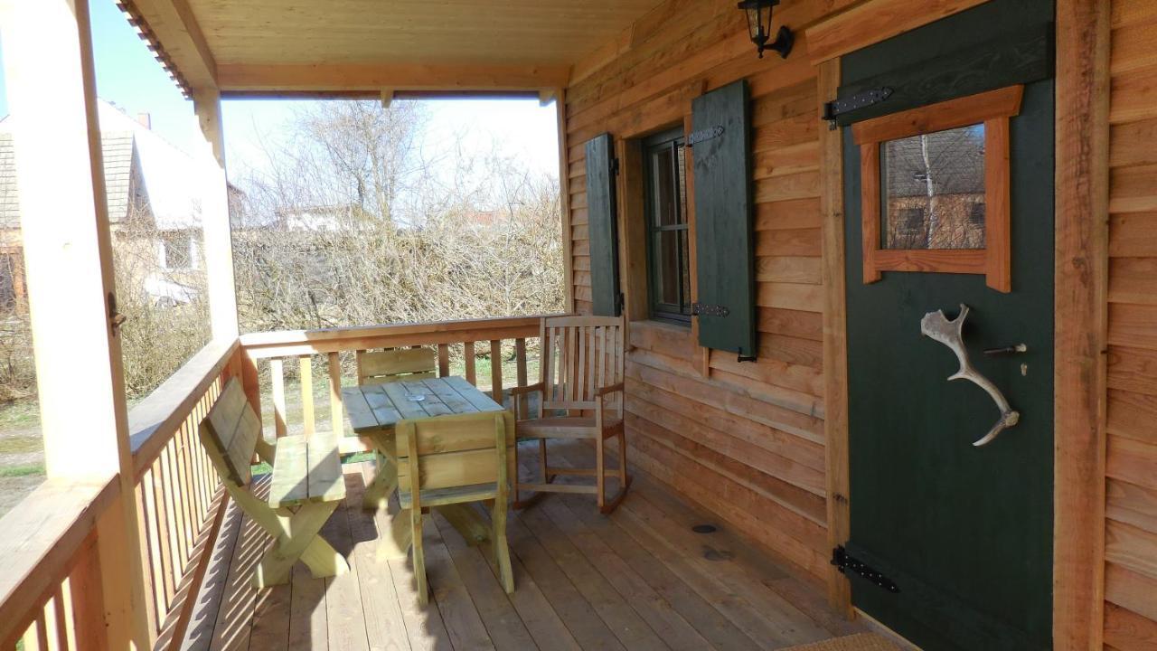 Horse Lake Ranch Neuendorf  ภายนอก รูปภาพ